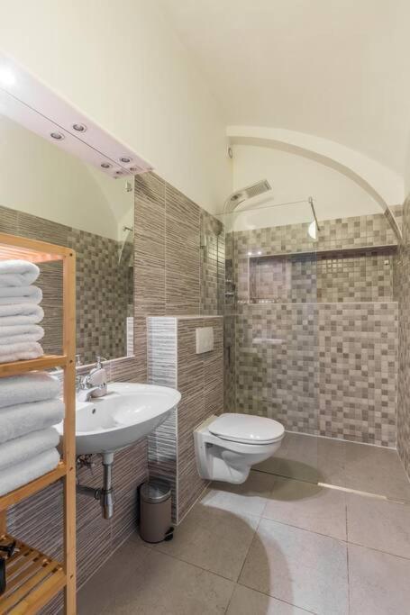 Free Parking I 500 Mbit Wifi I Kingsize Bed Apartamento Viena Exterior foto